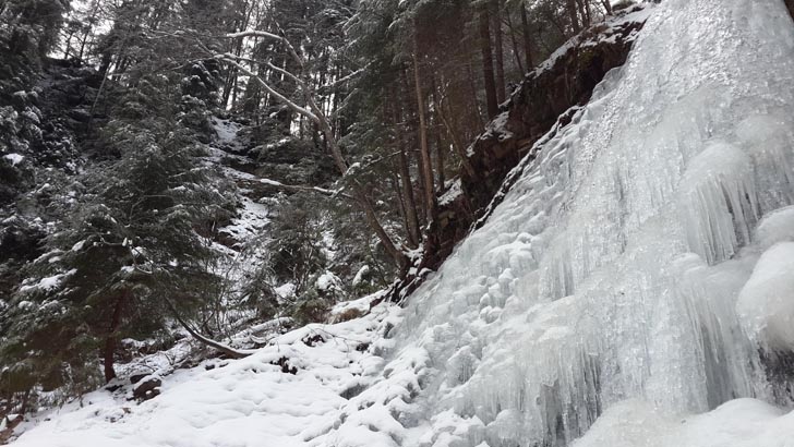 Водопад Женецкий Гук крупным планом