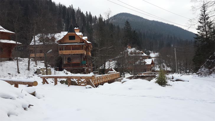 Дачи у водопада Женецкий Гук